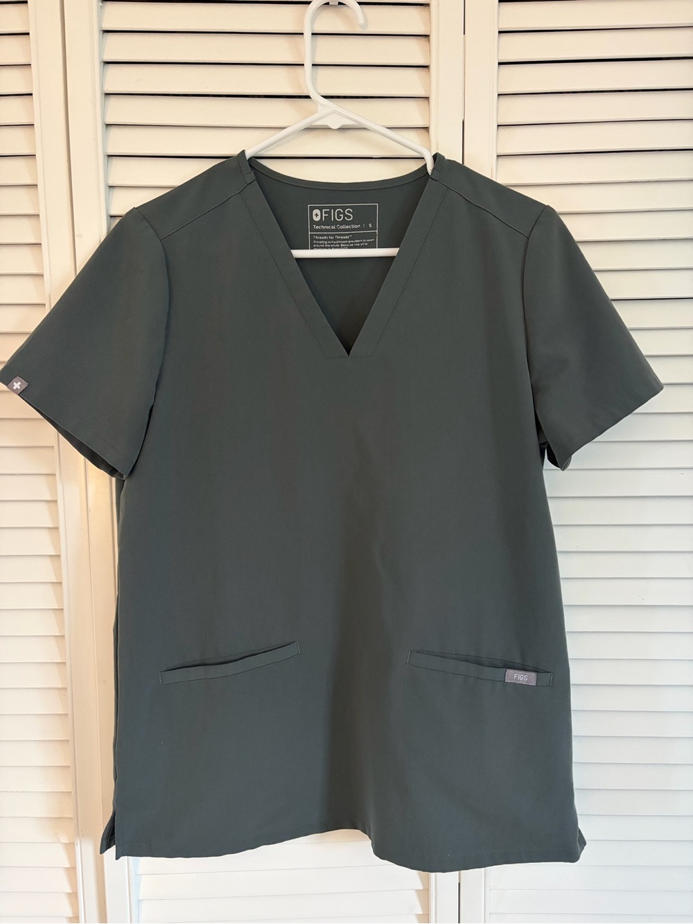 Figs Women's Scrub Set